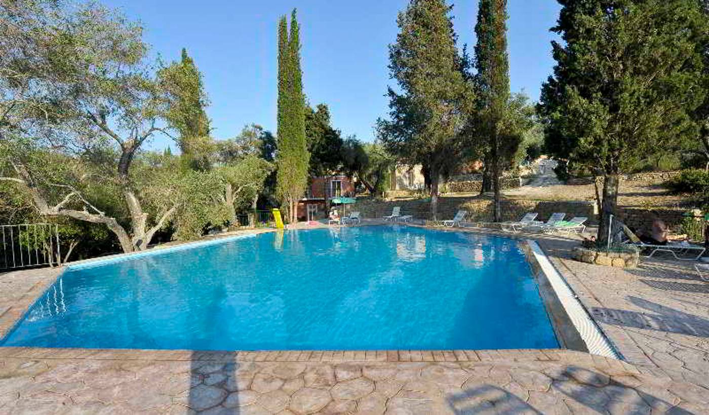 Blue-Princess-Beach-Hotel---Suites-Pool-3