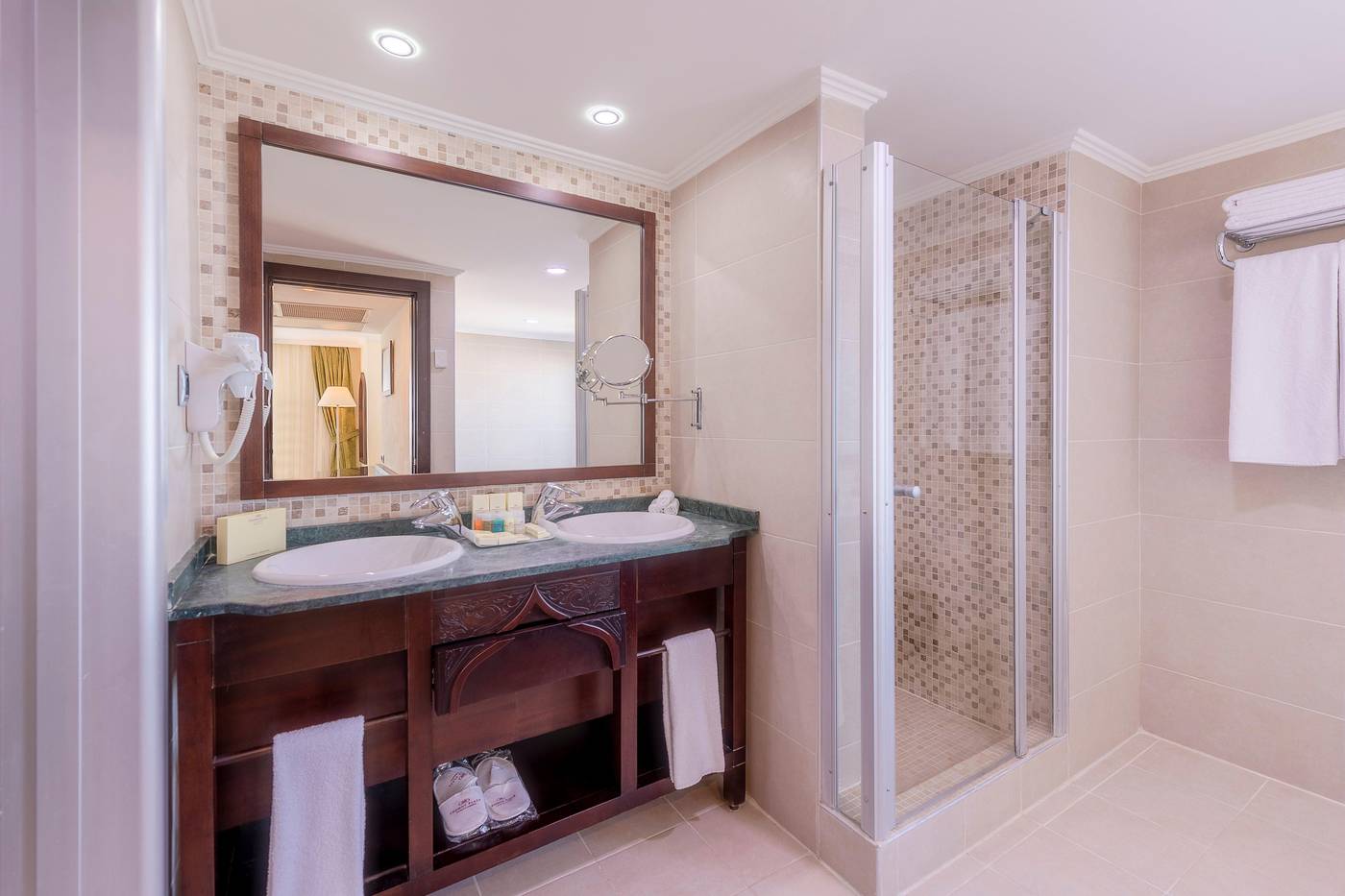 Crowne-Plaza-Antalya-Room-40