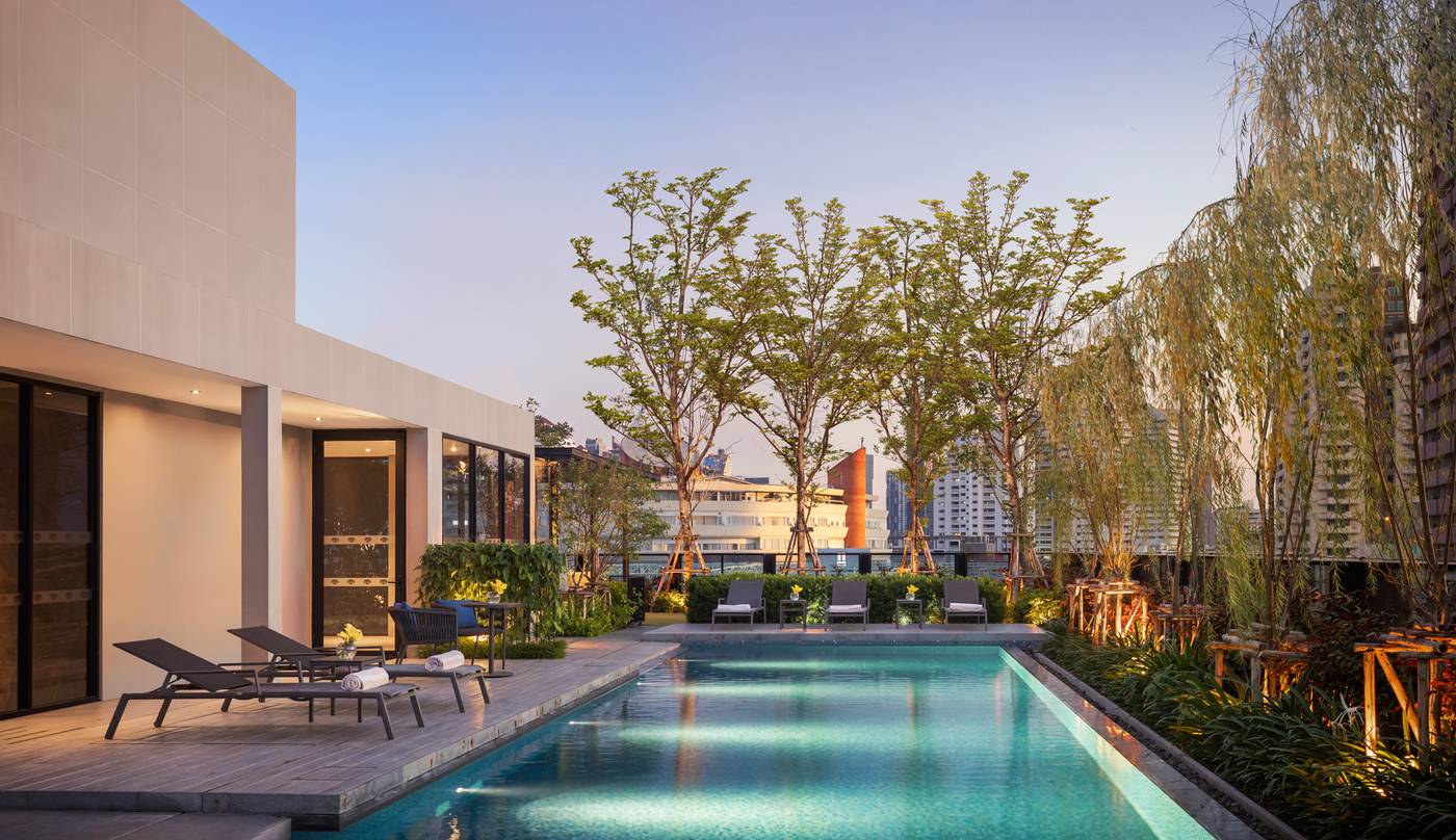 Walton-Suites-Sukhumvit-Pool-1