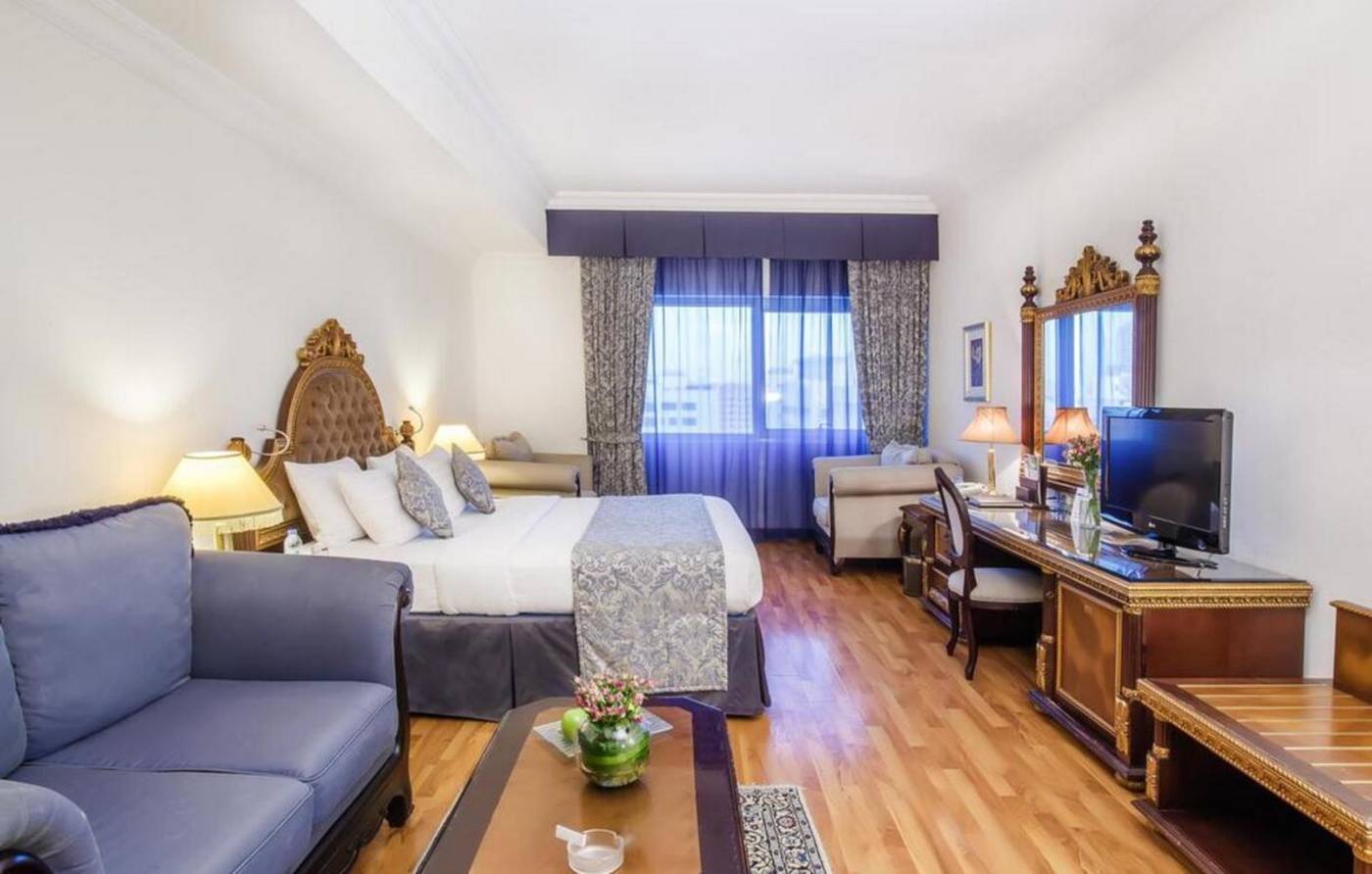Grand-Excelsior-Bur-Dubai-Room-13