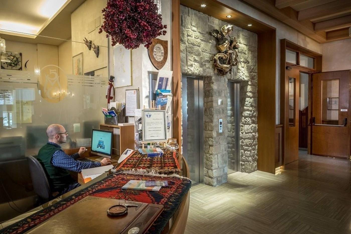 5-Miglia-Hotel---SPA-Lobby-7