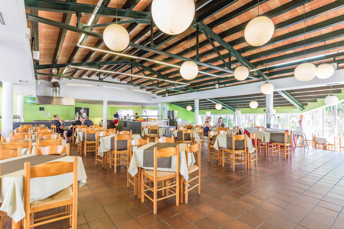 Vacances-Menorca-Resort-Restaurant-46