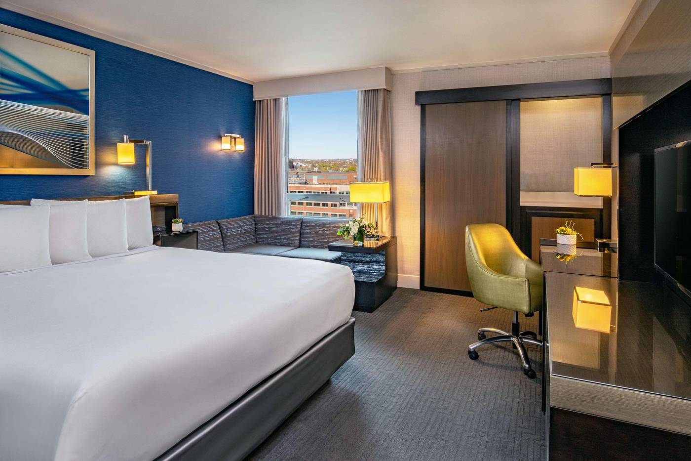 The-Royal-Sonesta-Boston-Room-20