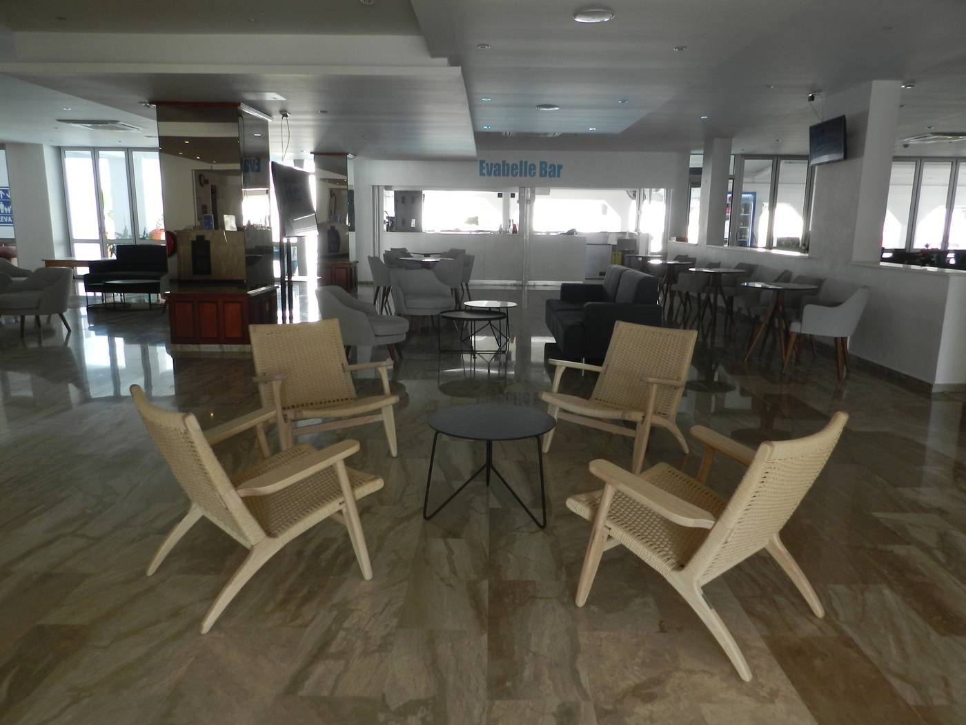 Evabelle-Napa-Lobby-36
