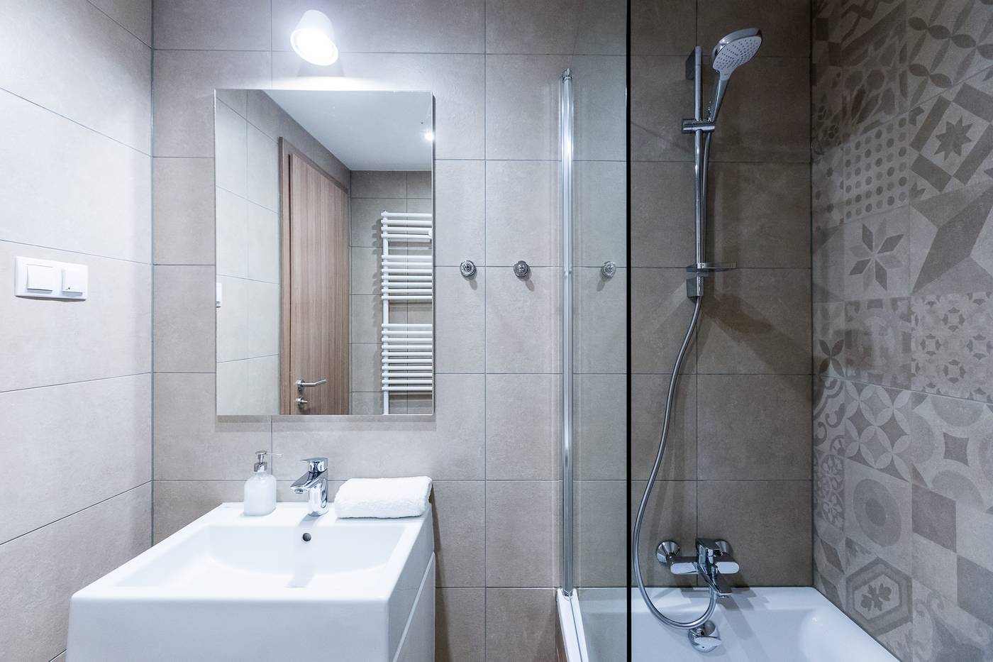 Vagabond-Broadway-Room-43