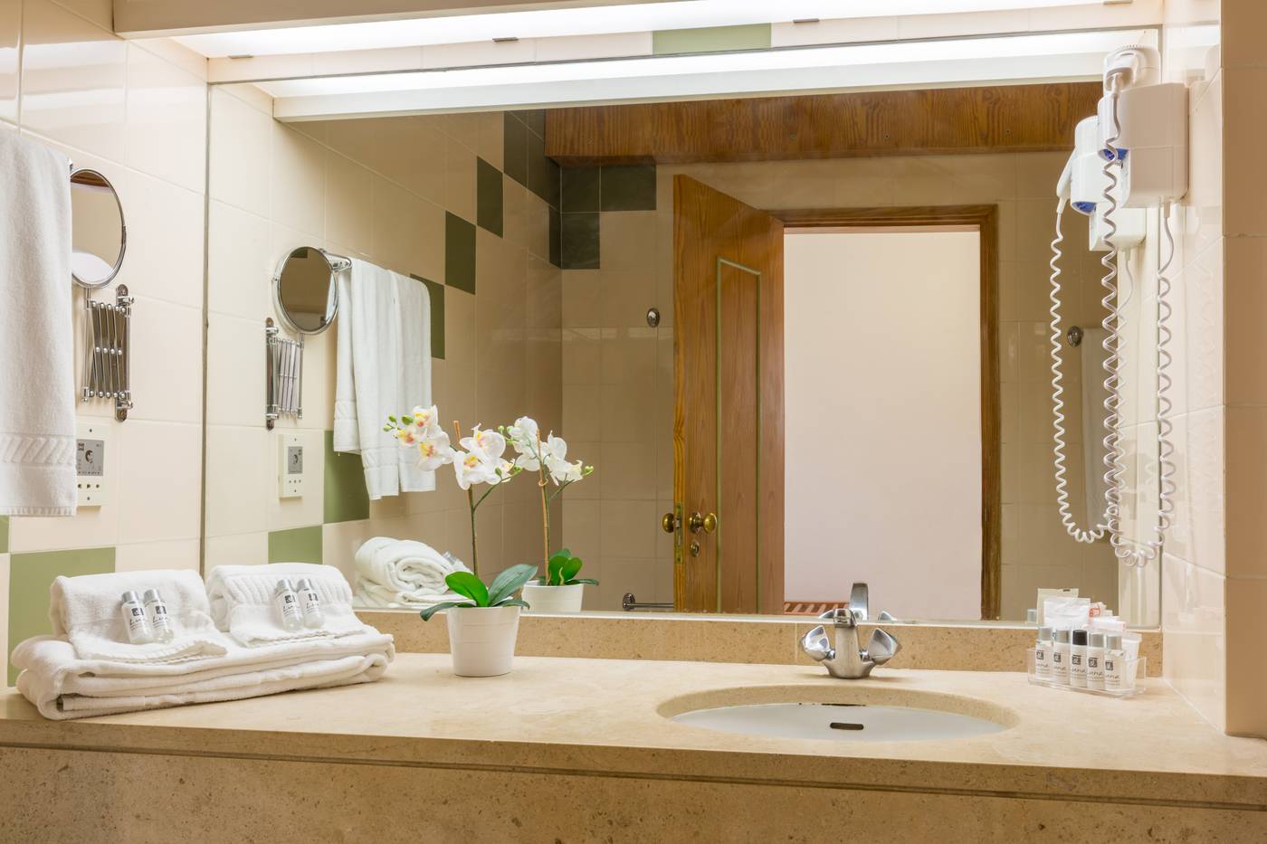 Luna-Hotel-da-Oura-Room-25