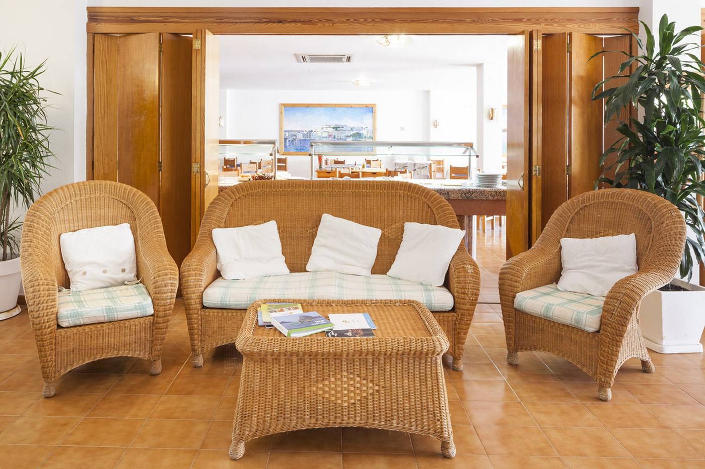 Puerto-Cala-Vadella-Lobby-45