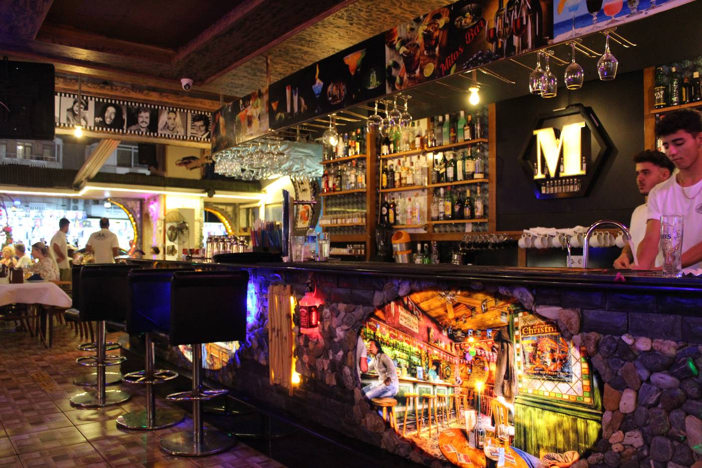 Mitos-Apartments-Bar-28