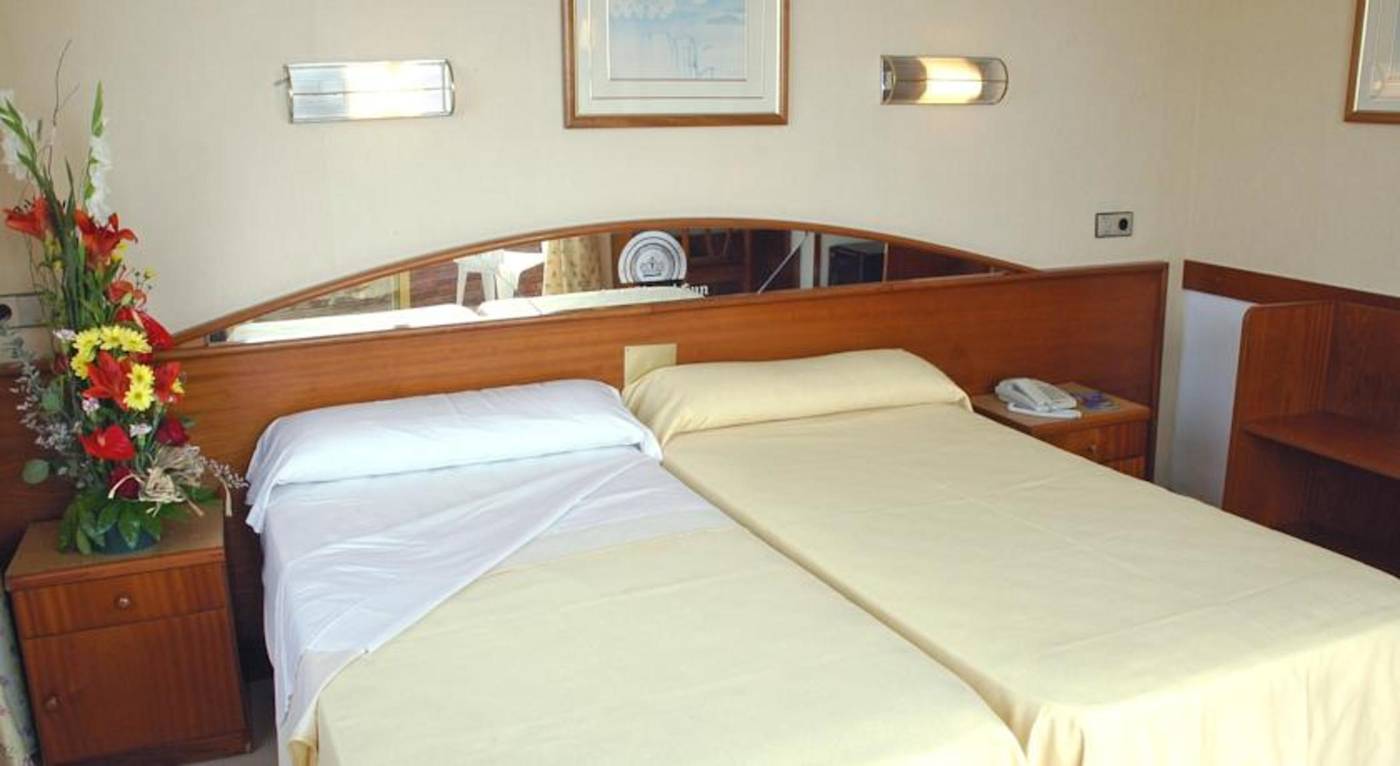 htop-Royal-Sun-Room-16