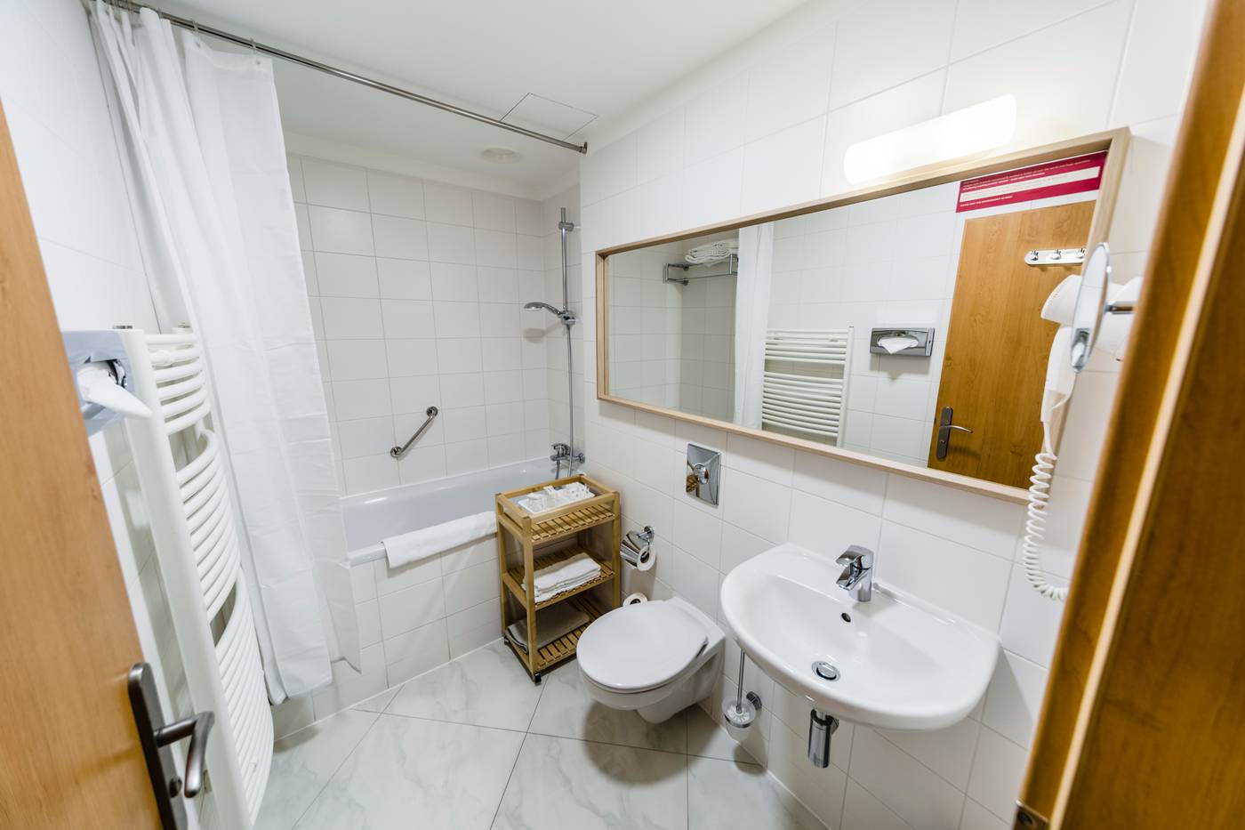 Archibald-City-Room-27