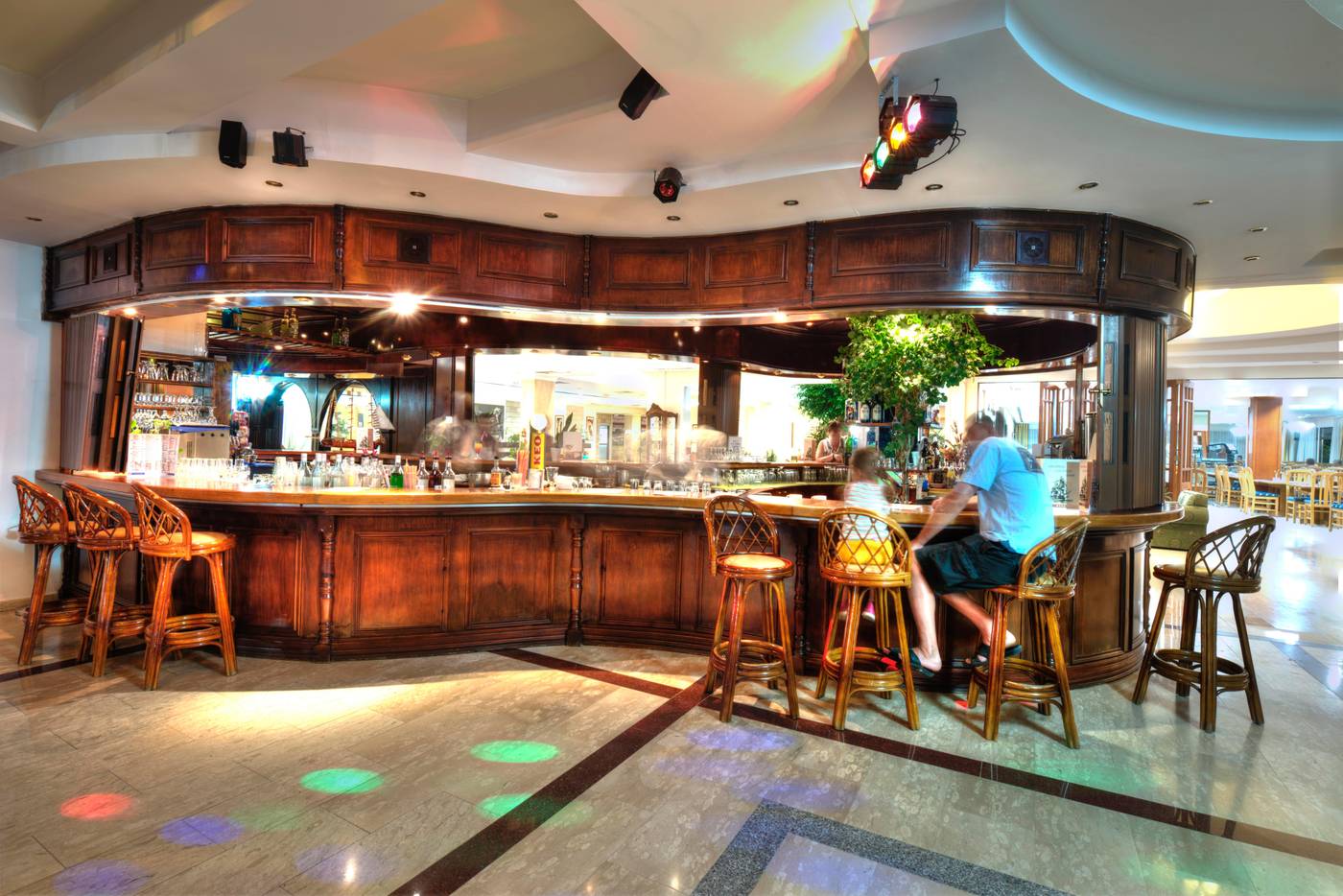 Avlida-Bar-63