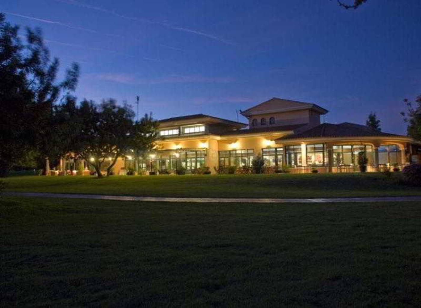 Villages-Golf-Panoramica-Lobby-9