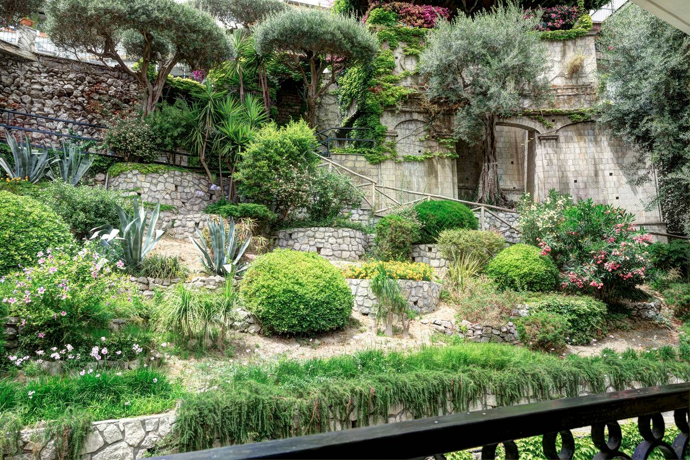 Grand-Hotel-Capodimonte-Room-11