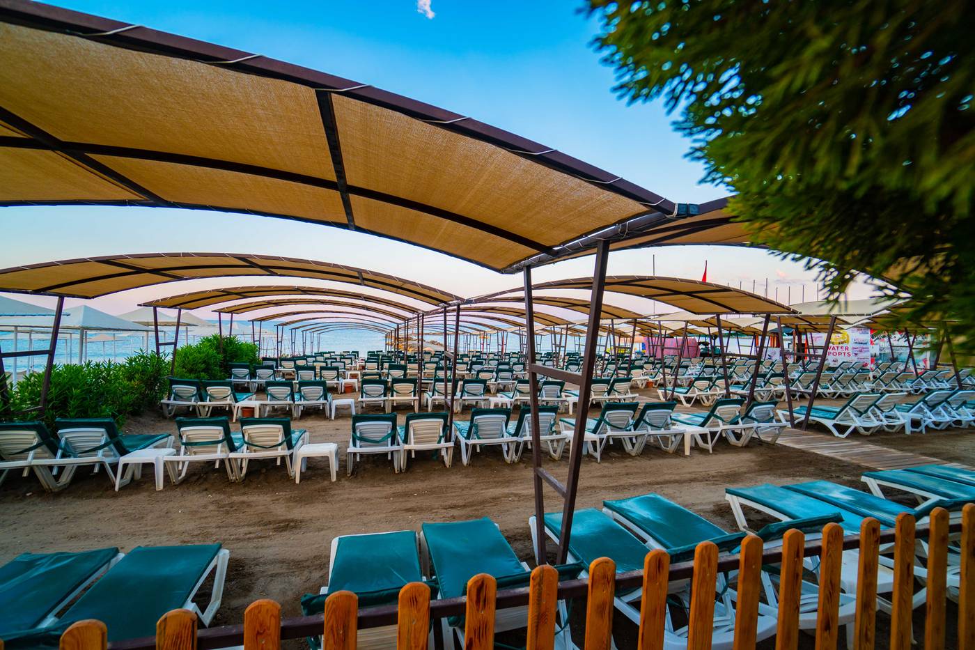 Senza-The-Inn-Resort---Spa-Beach-101