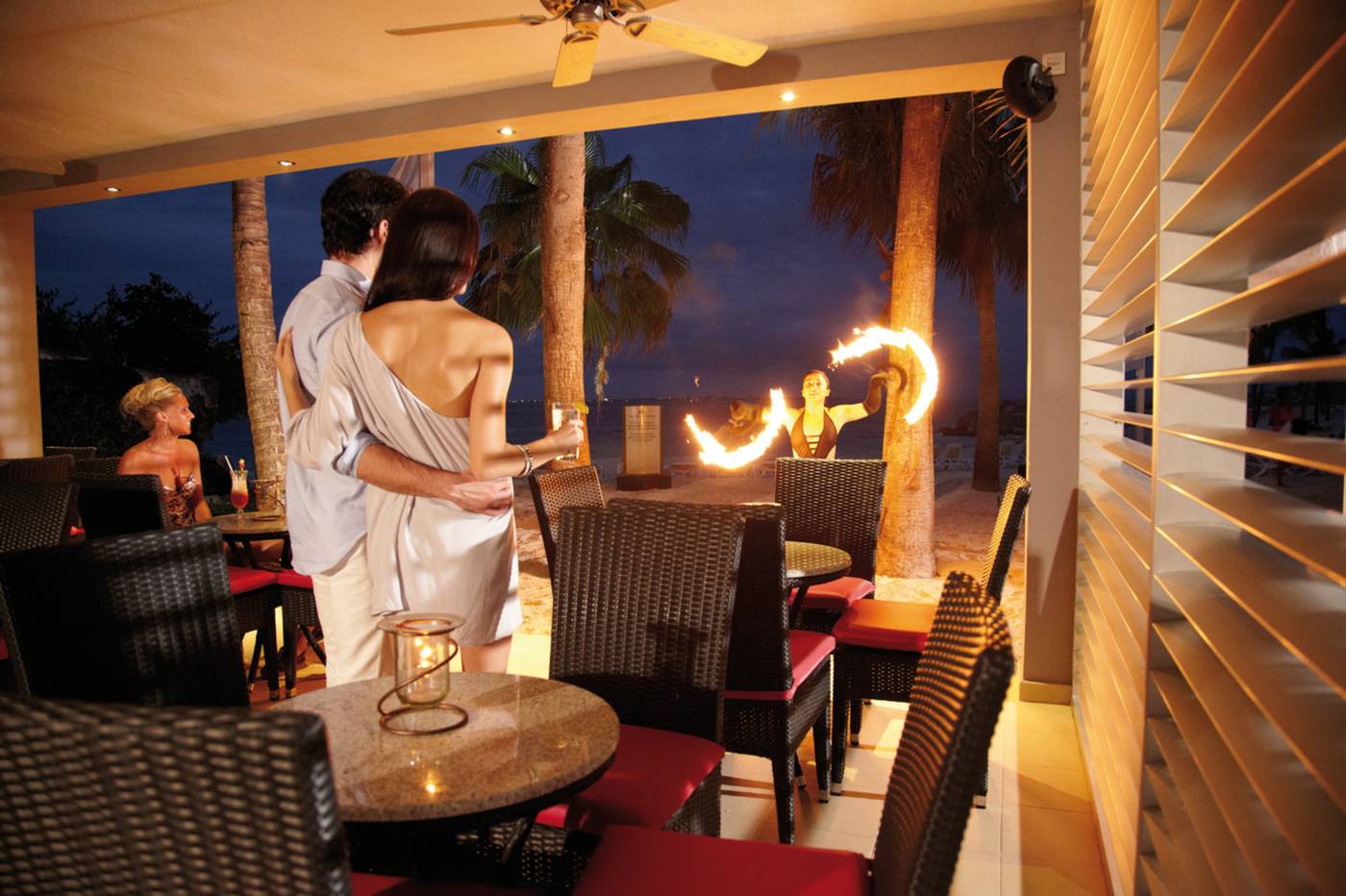 Riu-Palace-Pen----nsula-Bar-55