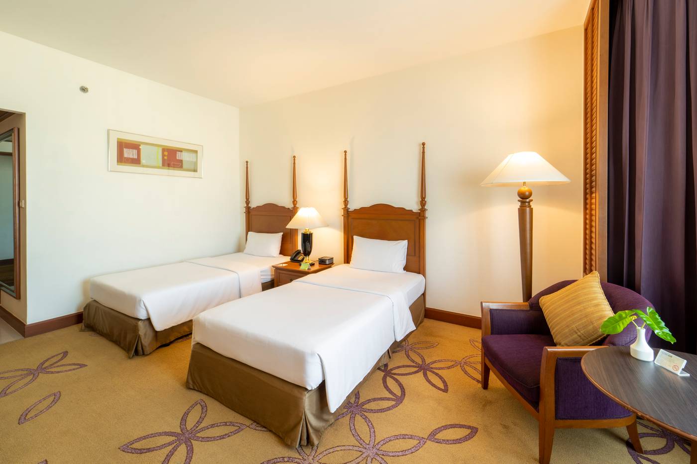 Century-Park-Room-34