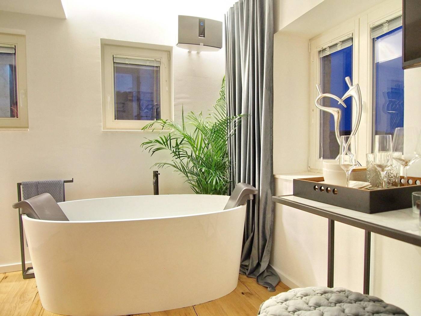 La-Vita-E-Bella-Ii-Room-27