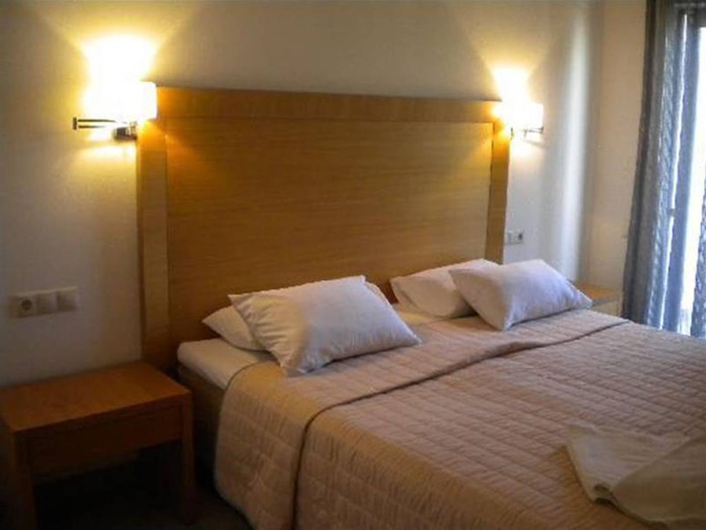 Kritzas-Beach---Bungalows-Room-15