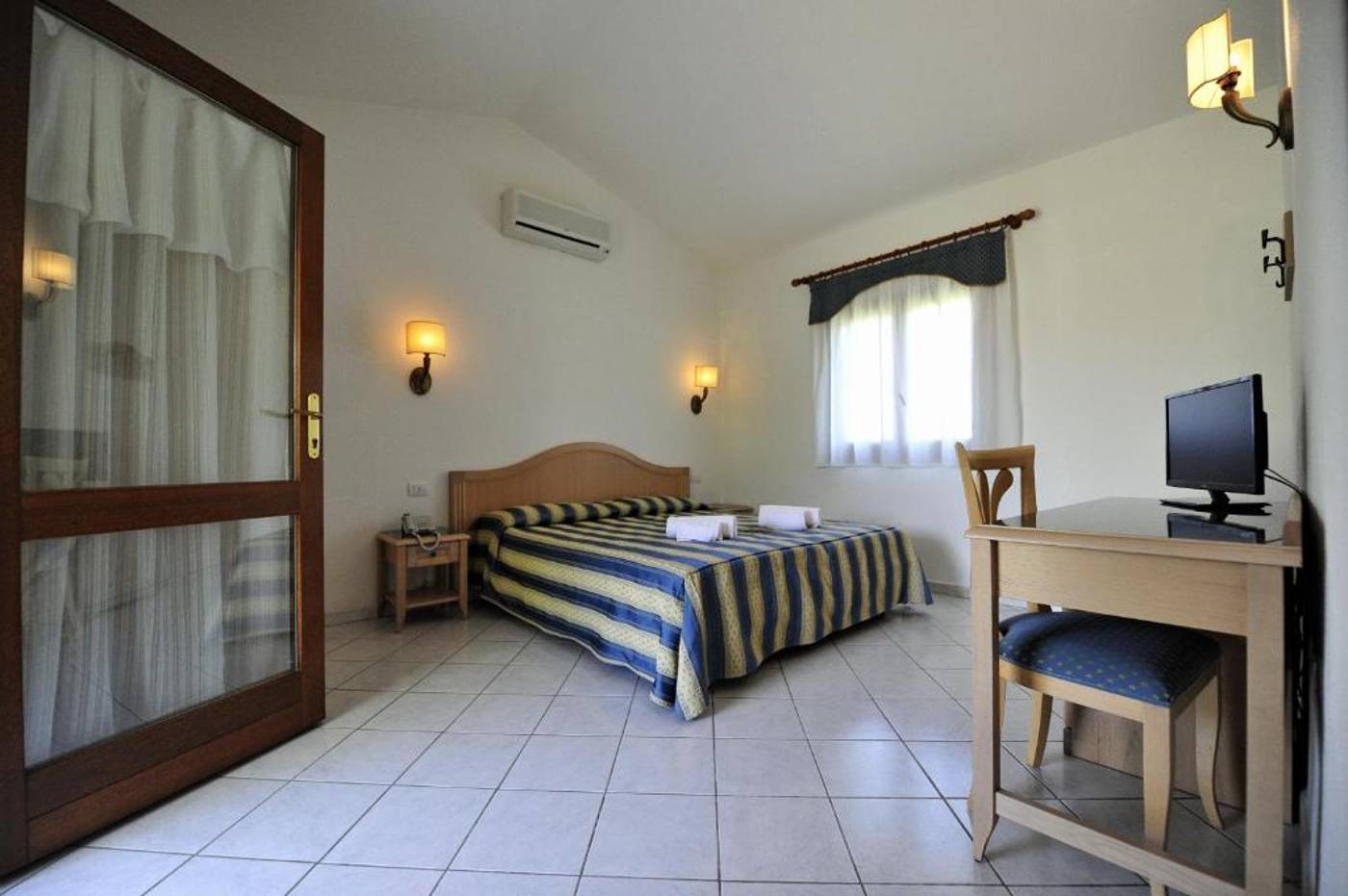 Cala-Mirto-Hotel-Room-18
