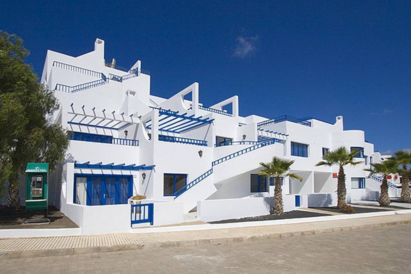 Club-Pocillos-Apartments-General-view-3