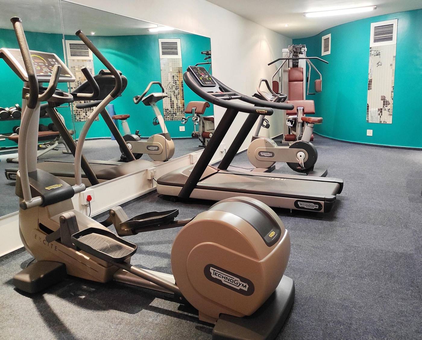 President-Hotel-Sports-and-Entertainment-68