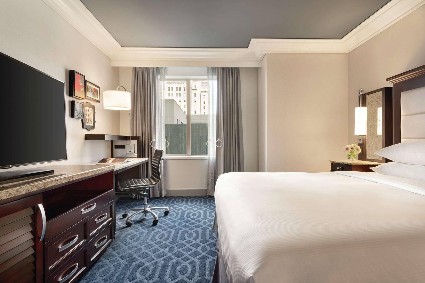 Hilton-Checkers-Los-Angeles-Room-12