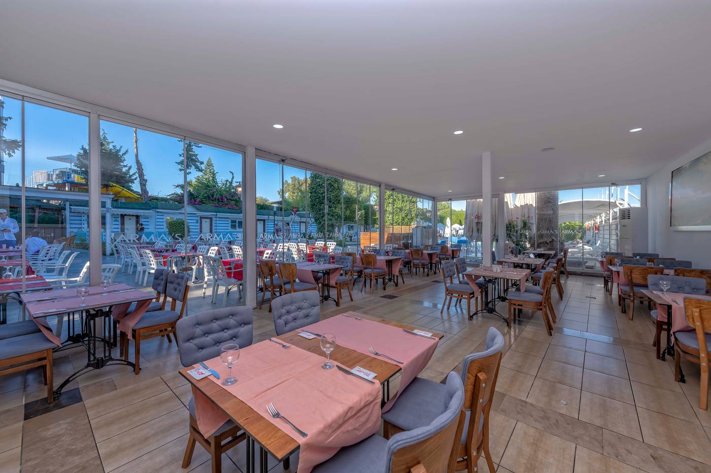 Armas-Beach-Hotel-Restaurant-37