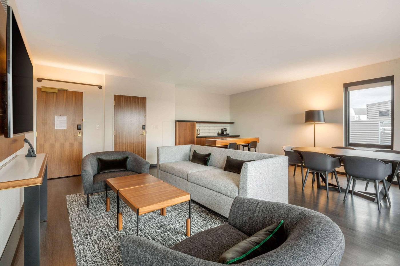 Cambria-Hotel-Boston-Downtown-South-Boston-Room-35