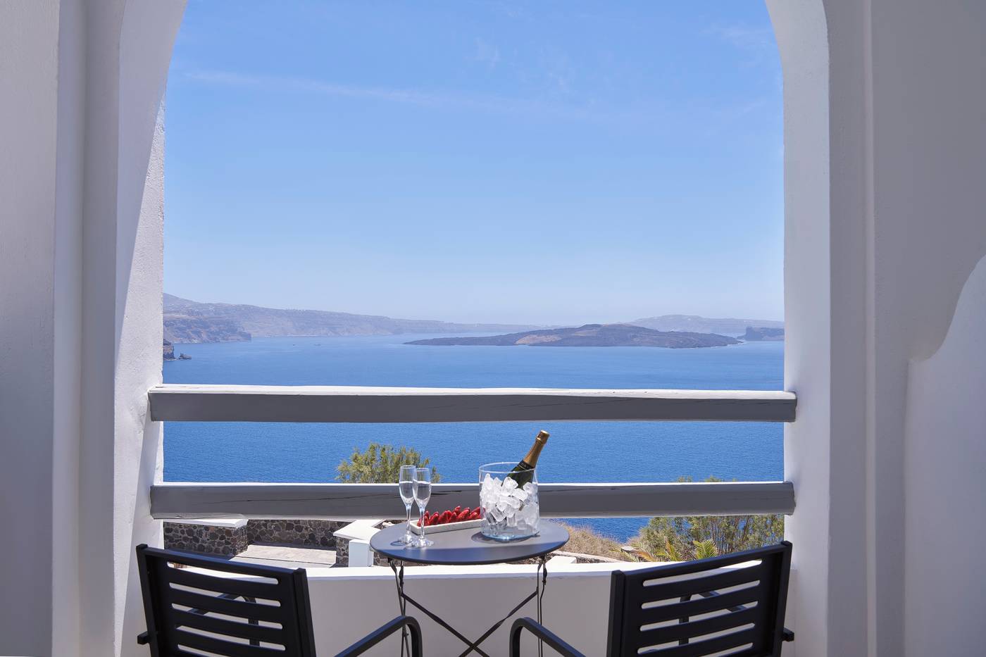 Mr-and-Mrs-White-Oia-Santorini-Room-51