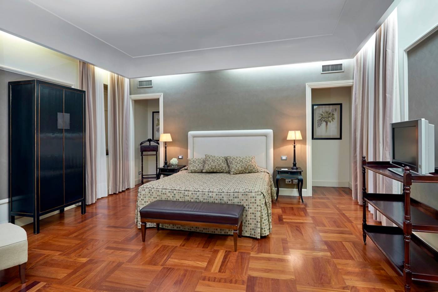 Eurostars-Centrale-Palace-General-view-14