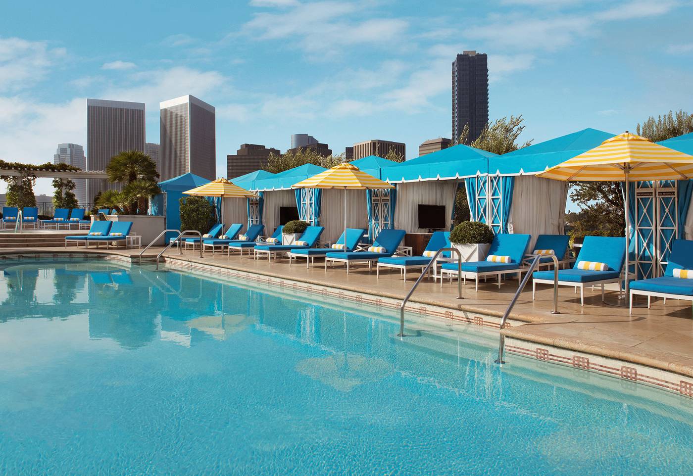 The-Peninsula-Hotel-Beverly-Hills-Pool-2