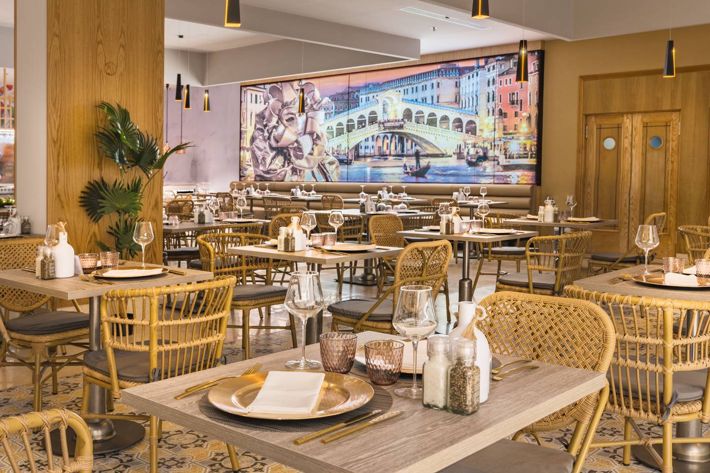 Elba-Sara-Beach---Golf-Resort-Restaurant-41