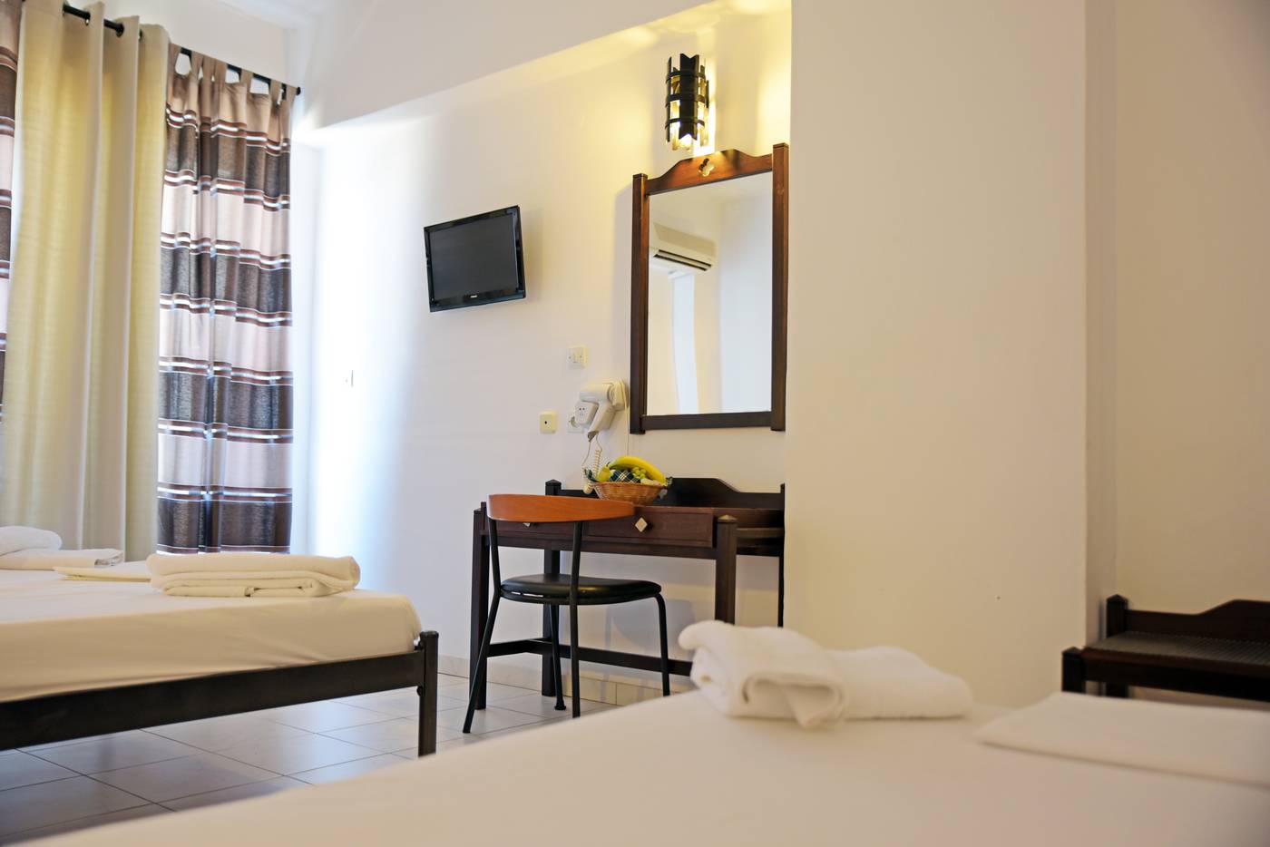 Hillside-Studios-Room-44