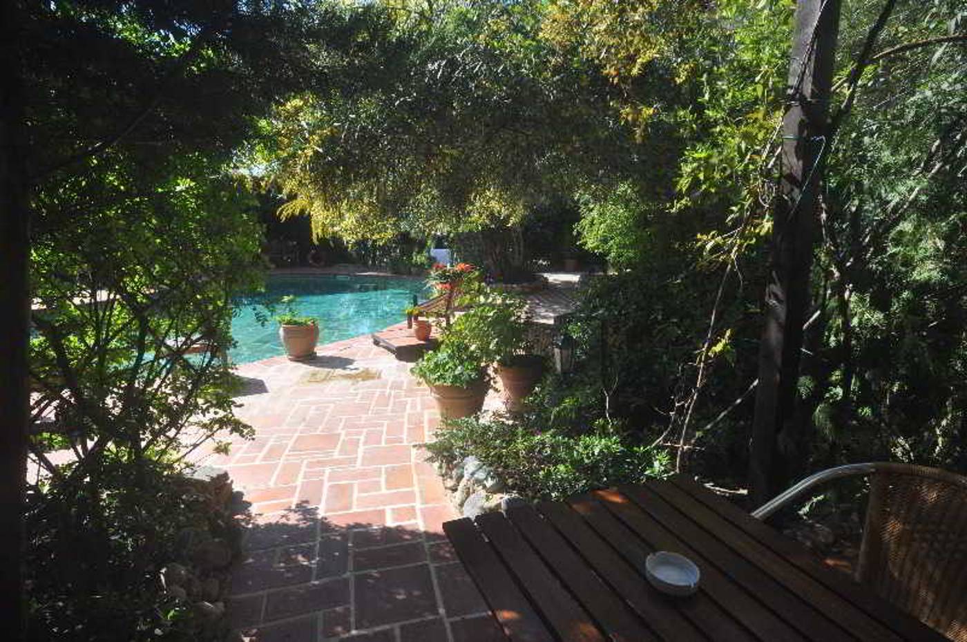 El-Vino-Hotel-Suites-Lobby-9