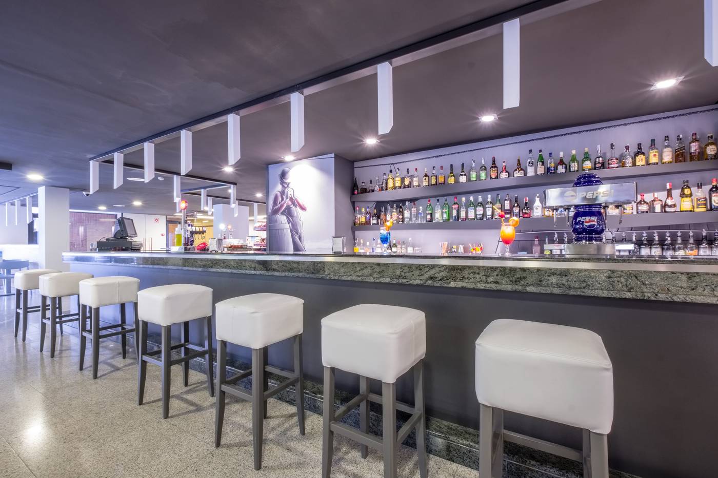 California-Garden-Bar-45