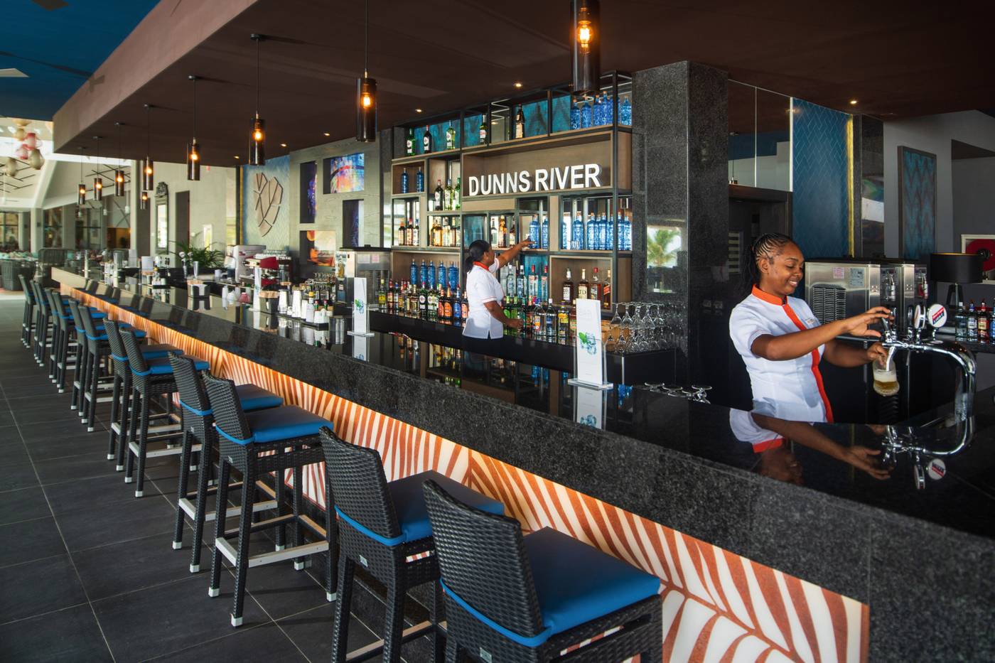 Riu-Ocho-Rios-All-Inclusive-Bar-45