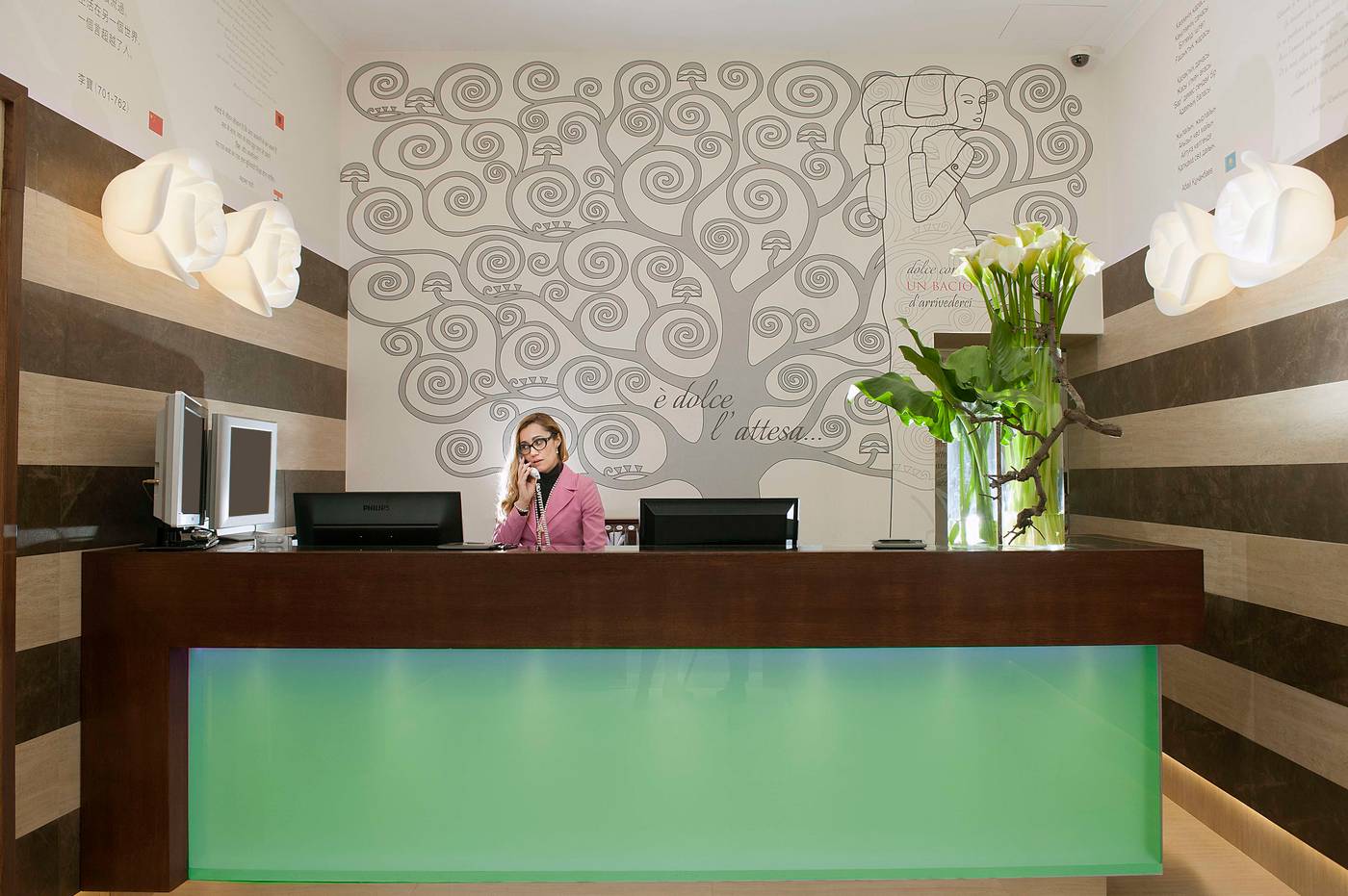 Des-Artistes-Lobby-3