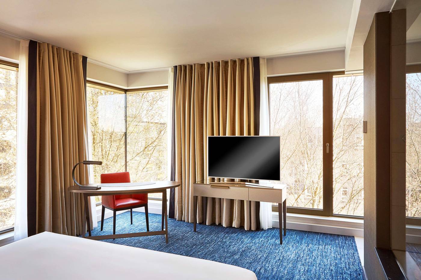 Hyatt-Regency-Amsterdam-Room-11