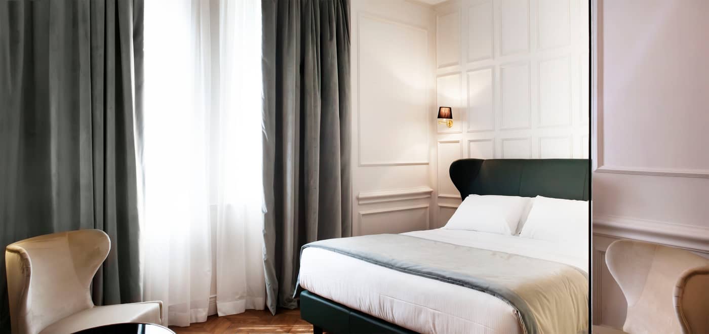 The-Corner-Roma-Room-21