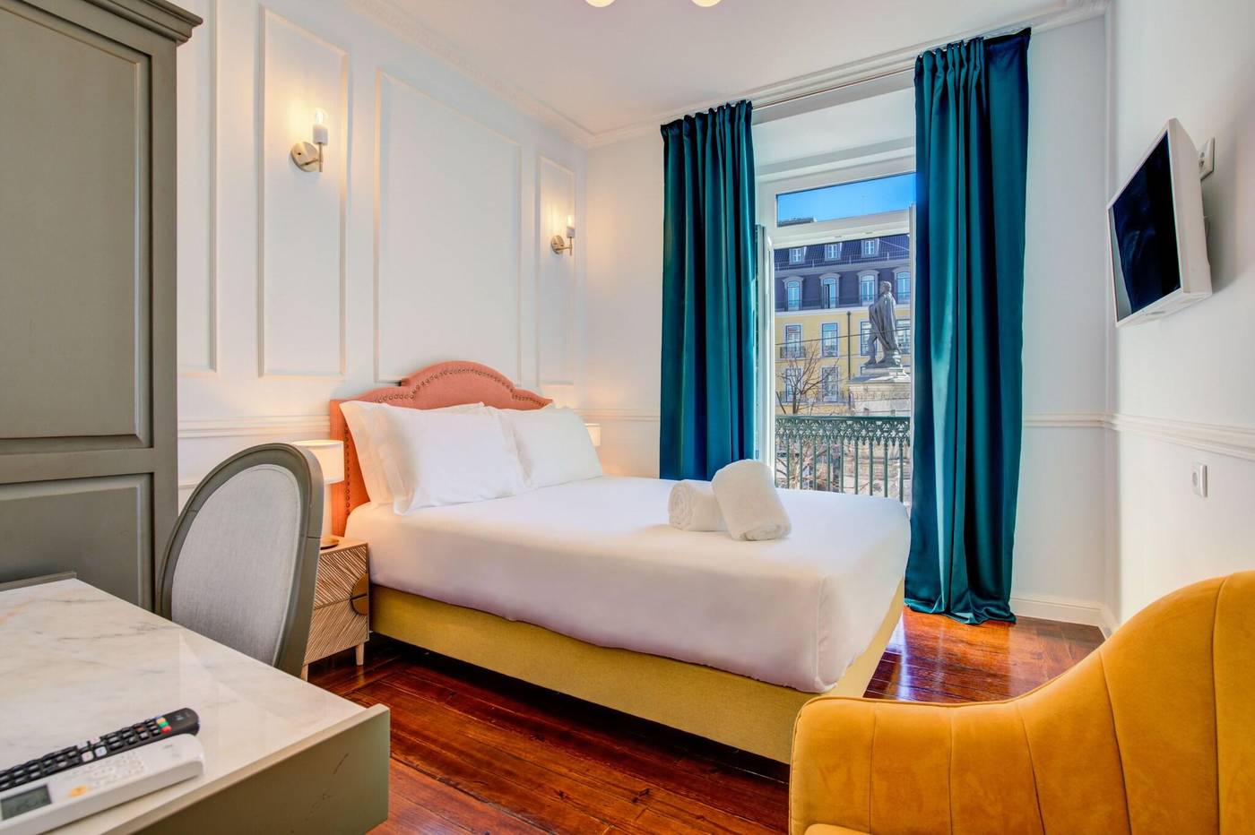 Solar-Dos-Poetas-Room-46