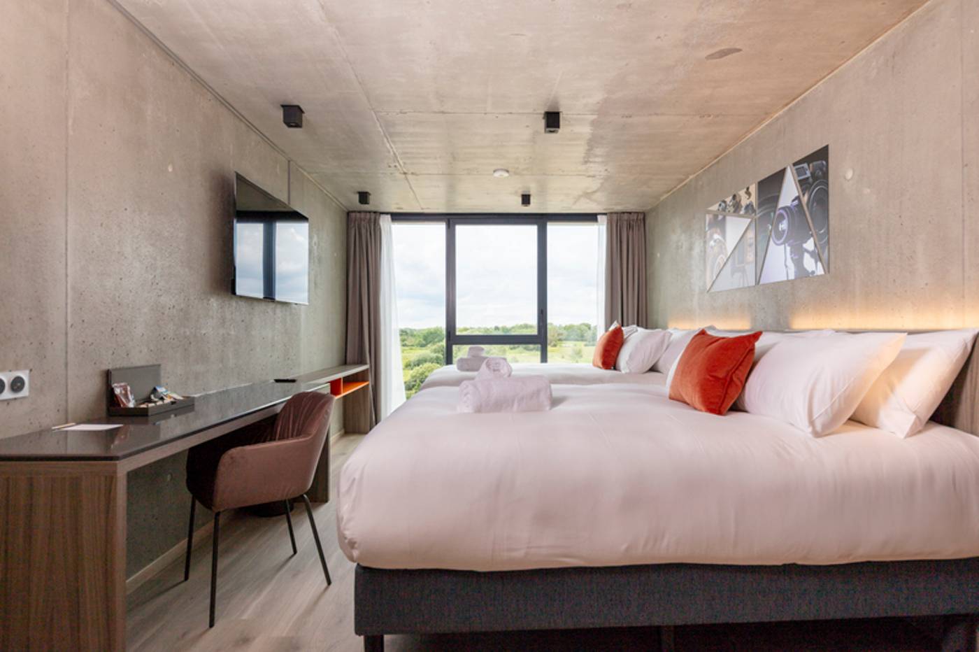 Ki-Space-Hotel---Spa-near-Disneyland-Paris-Room-35