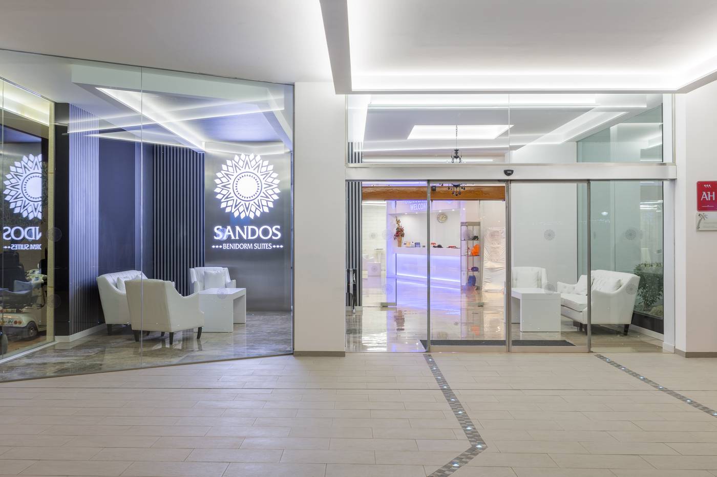 Sandos-Benidorm-Suites-Lobby-47