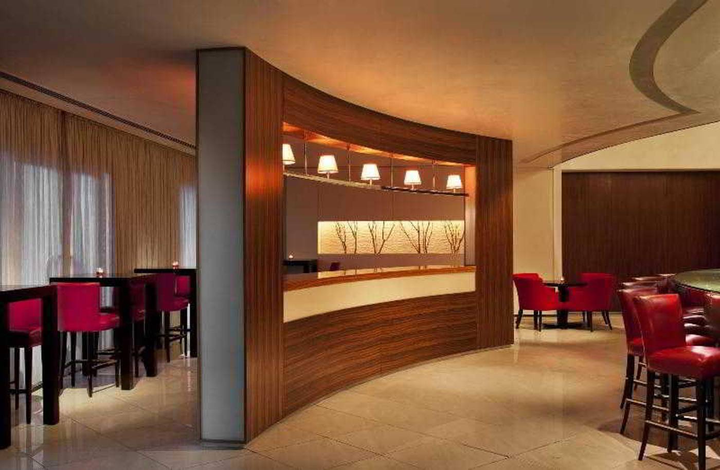 The-Westin-Dubai-Mina-Seyahi-Beach-Resort---Marina-Bar-70