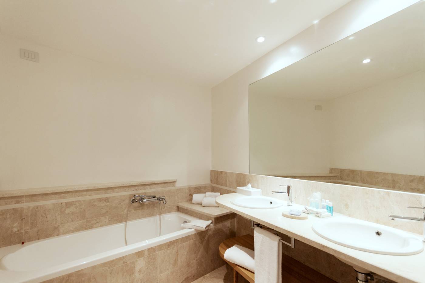 Luci-Di-La-Muntagna-Room-52