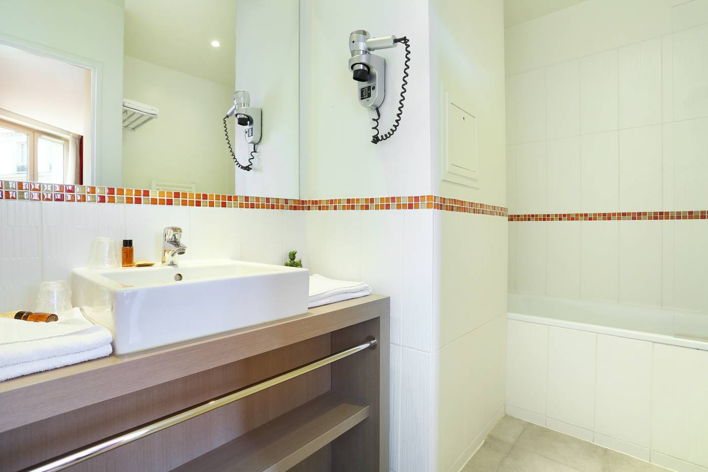 Le-Grand-Hotel-de-Normandie-Room-24