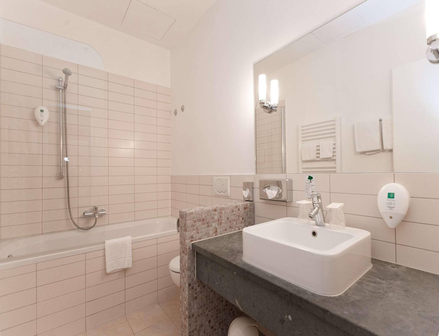 Azimut-Hotel-Kurfuerstendamm-Berlin-Room-34