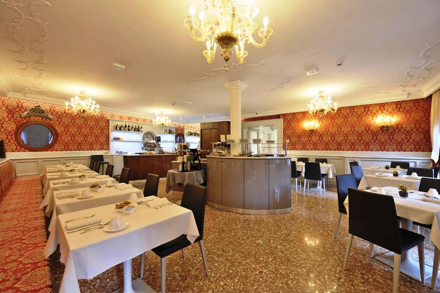 Al-Theatro-Palace-Restaurant-28