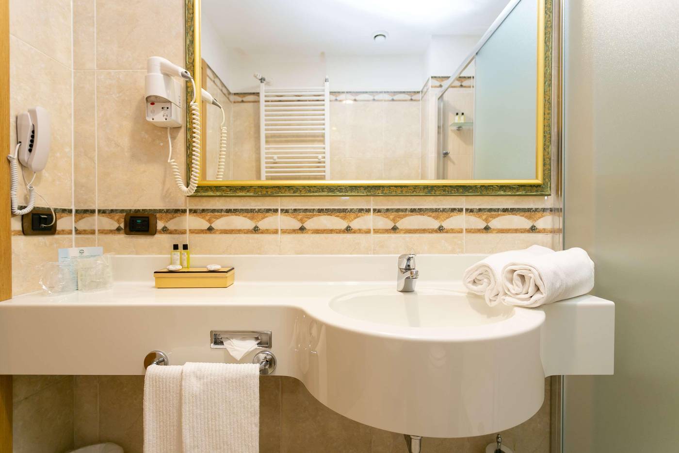 Hotel-Mirage--Sure-Hotel-Collection-by-Best-Wester-Room-34