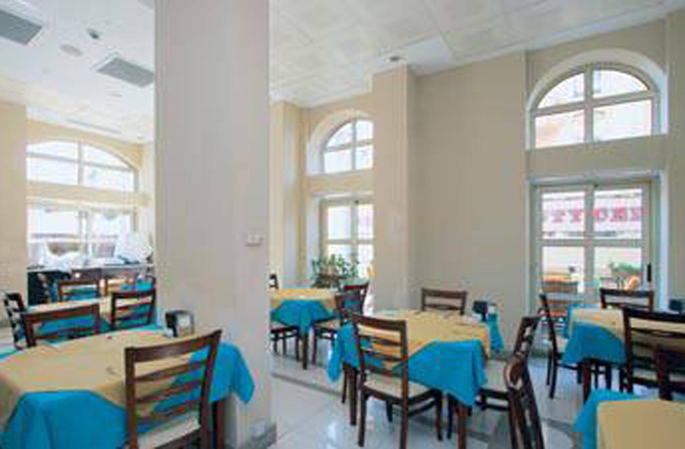 Almena-Hotel-Restaurant-20