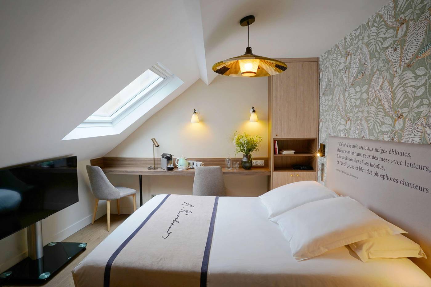 Hotel-Litteraire-Arthur-Rimbaud--BW-Signature-Coll-Room-25